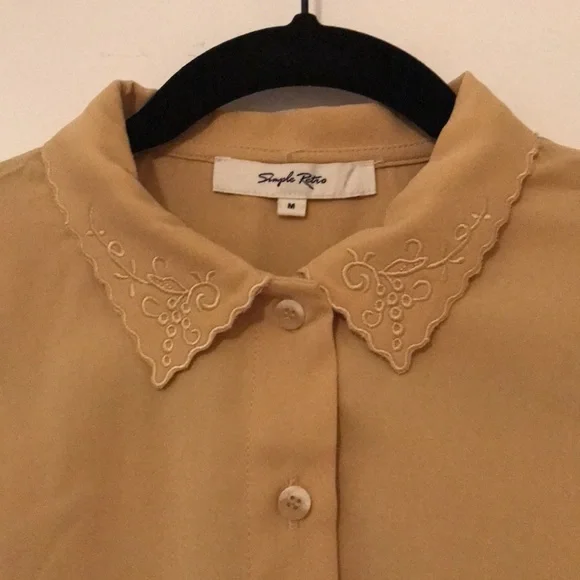 Simple Retro button down top - Picture 2 of 3